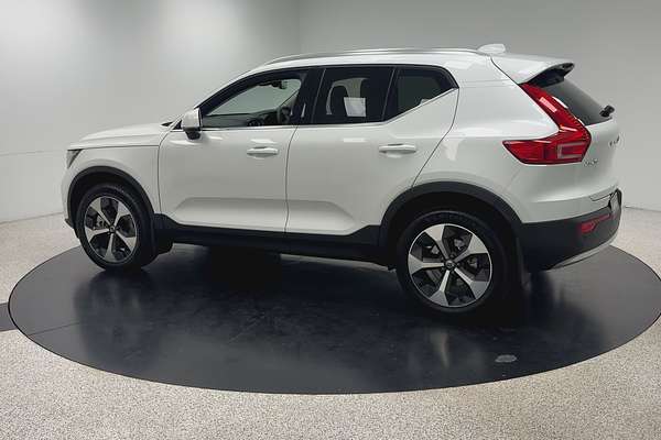 2025 Volvo XC40 Ultra B4 Bright
