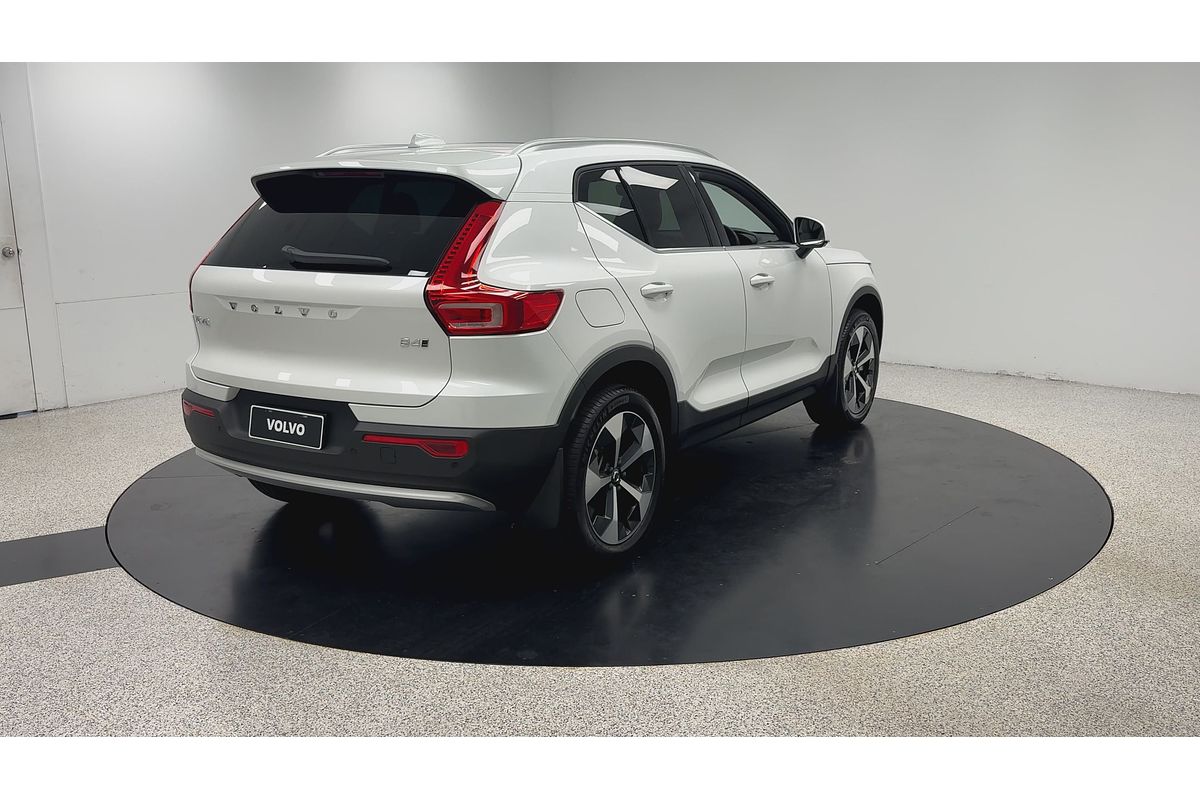 2025 Volvo XC40 Ultra B4 Bright