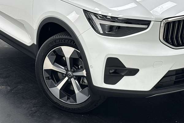 2025 Volvo XC40 Ultra B4 Bright