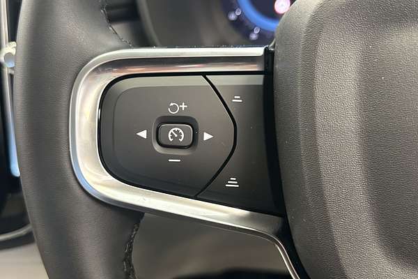 2025 Volvo XC40 Ultra B4 Bright