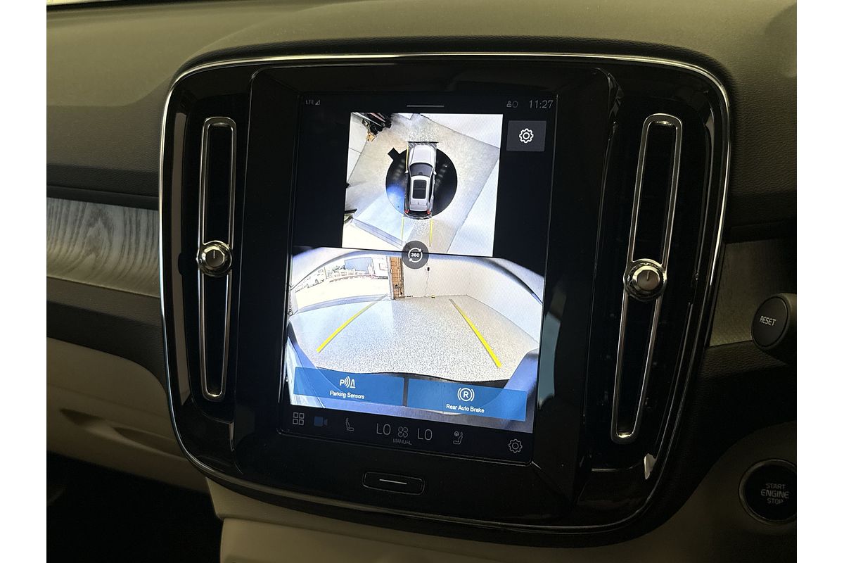 2025 Volvo XC40 Ultra B4 Bright