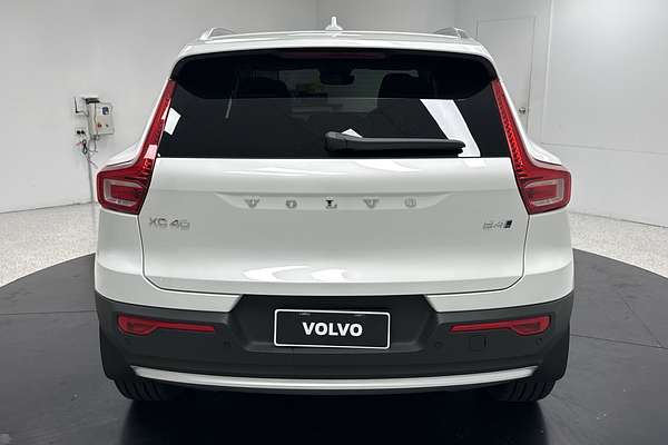 2025 Volvo XC40 Ultra B4 Bright