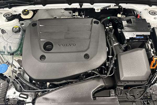 2025 Volvo XC40 Ultra B4 Bright