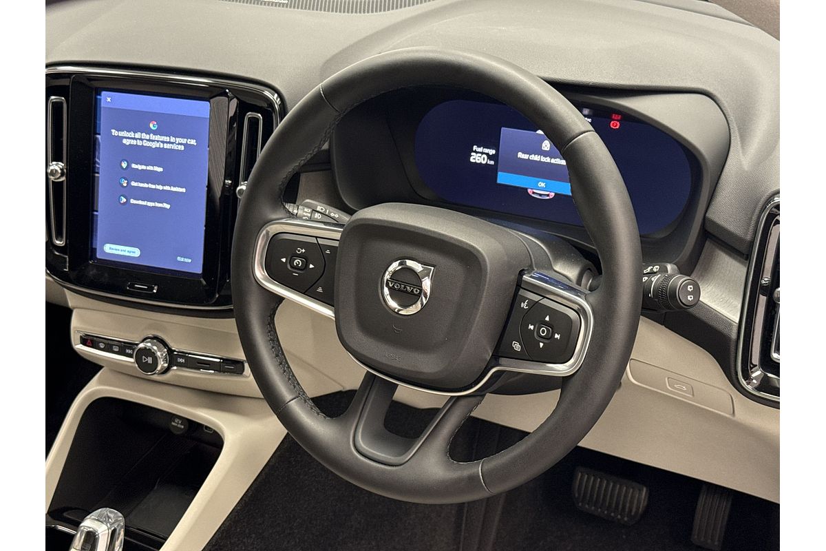 2025 Volvo XC40 Ultra B4 Bright