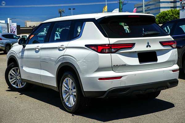 2025 Mitsubishi Outlander ES ZM