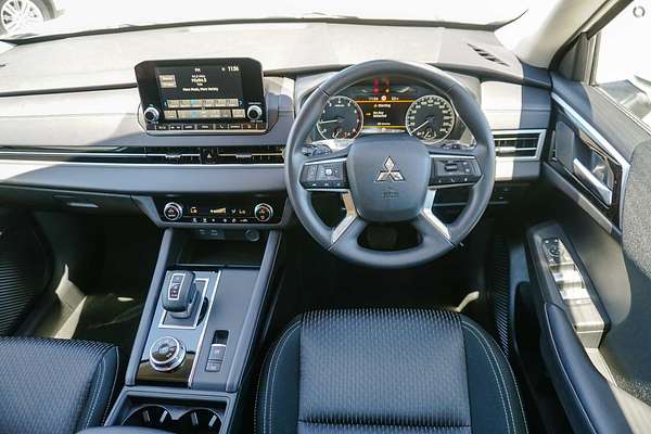 2025 Mitsubishi Outlander ES ZM