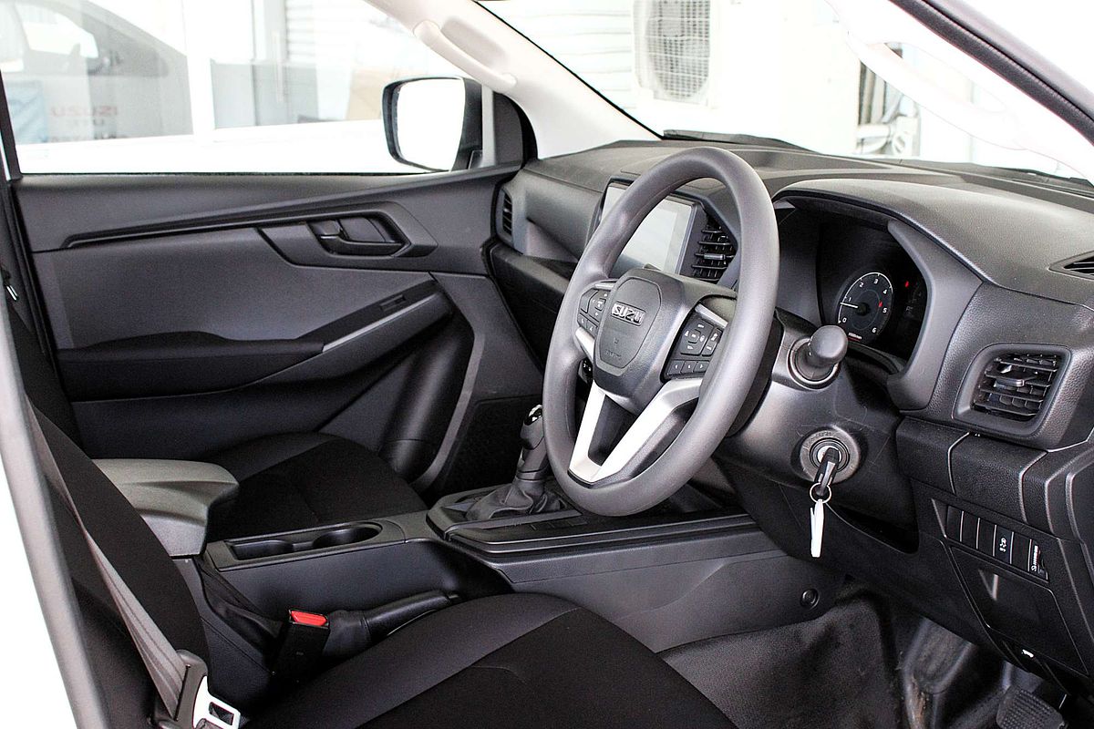 2025 Isuzu D-MAX SX High Ride Rear Wheel Drive