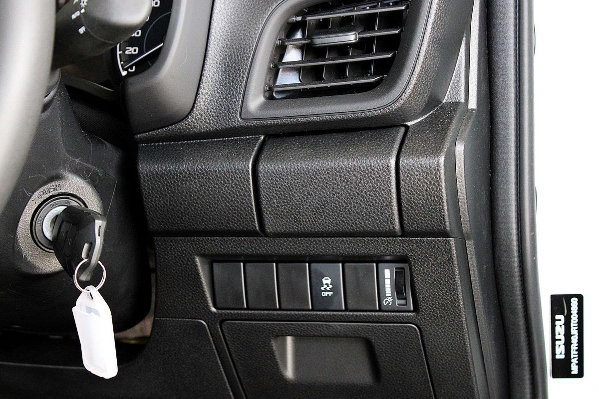 2025 Isuzu D-MAX SX High Ride Rear Wheel Drive