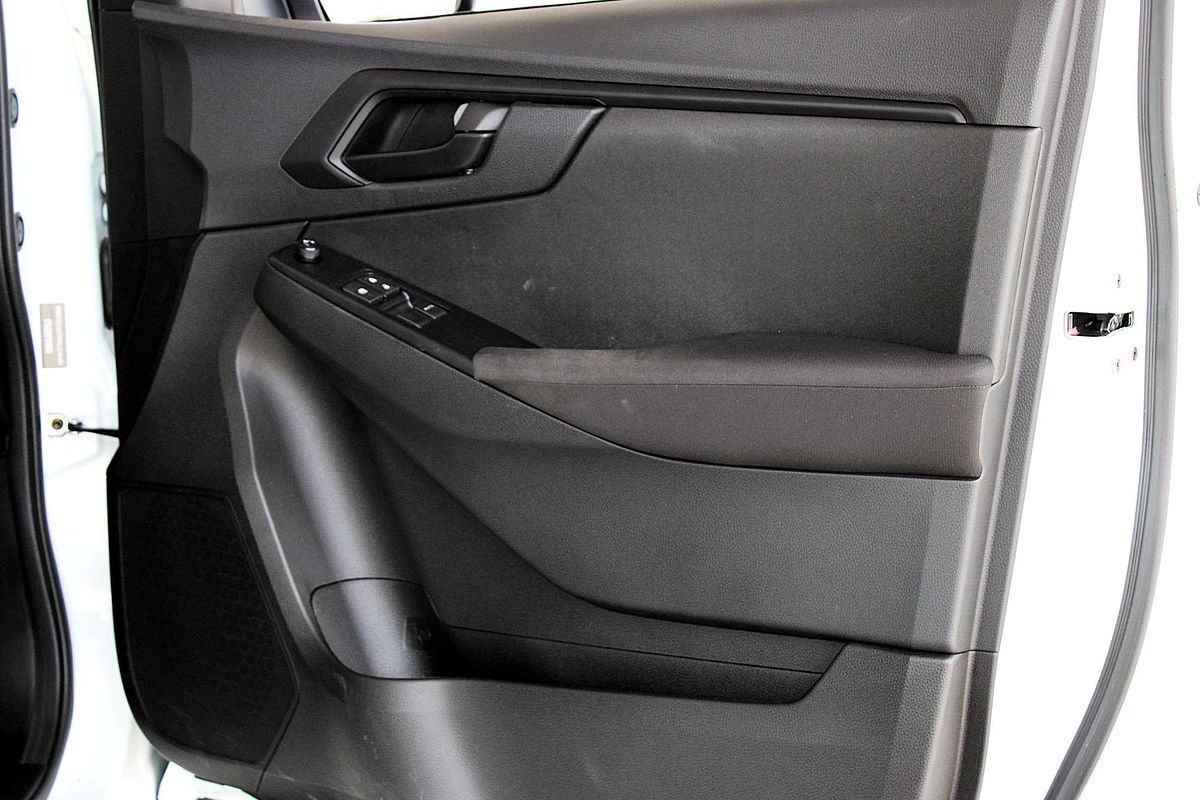 2025 Isuzu D-MAX SX High Ride Rear Wheel Drive