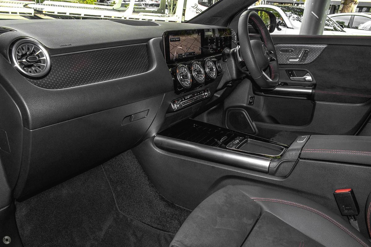 2025 Mercedes-Benz GLA-Class GLA200 H247