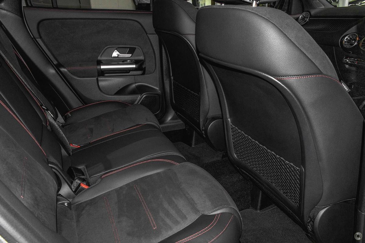 2025 Mercedes-Benz GLA-Class GLA200 H247