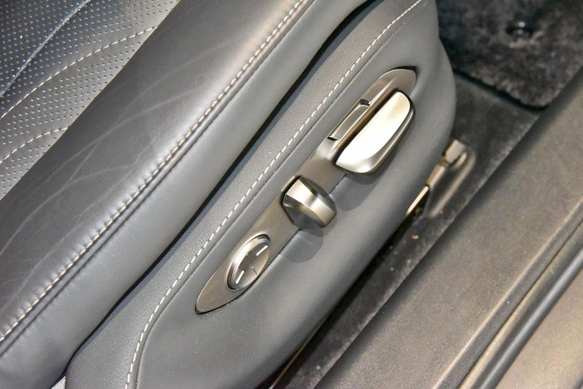 2020 Lexus LS LS500h Sports Luxury GVF50R