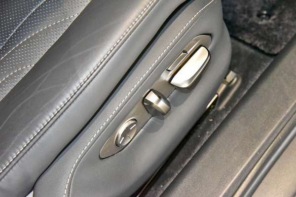 2020 Lexus LS LS500h Sports Luxury GVF50R