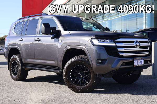 2023 Toyota Landcruiser Sahara FJA300R