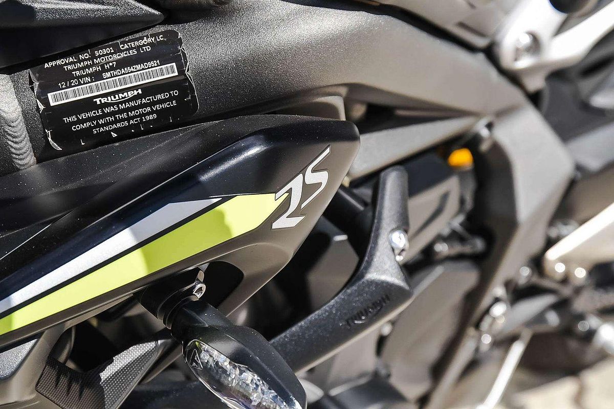 2020 Triumph STREET TRIPLE