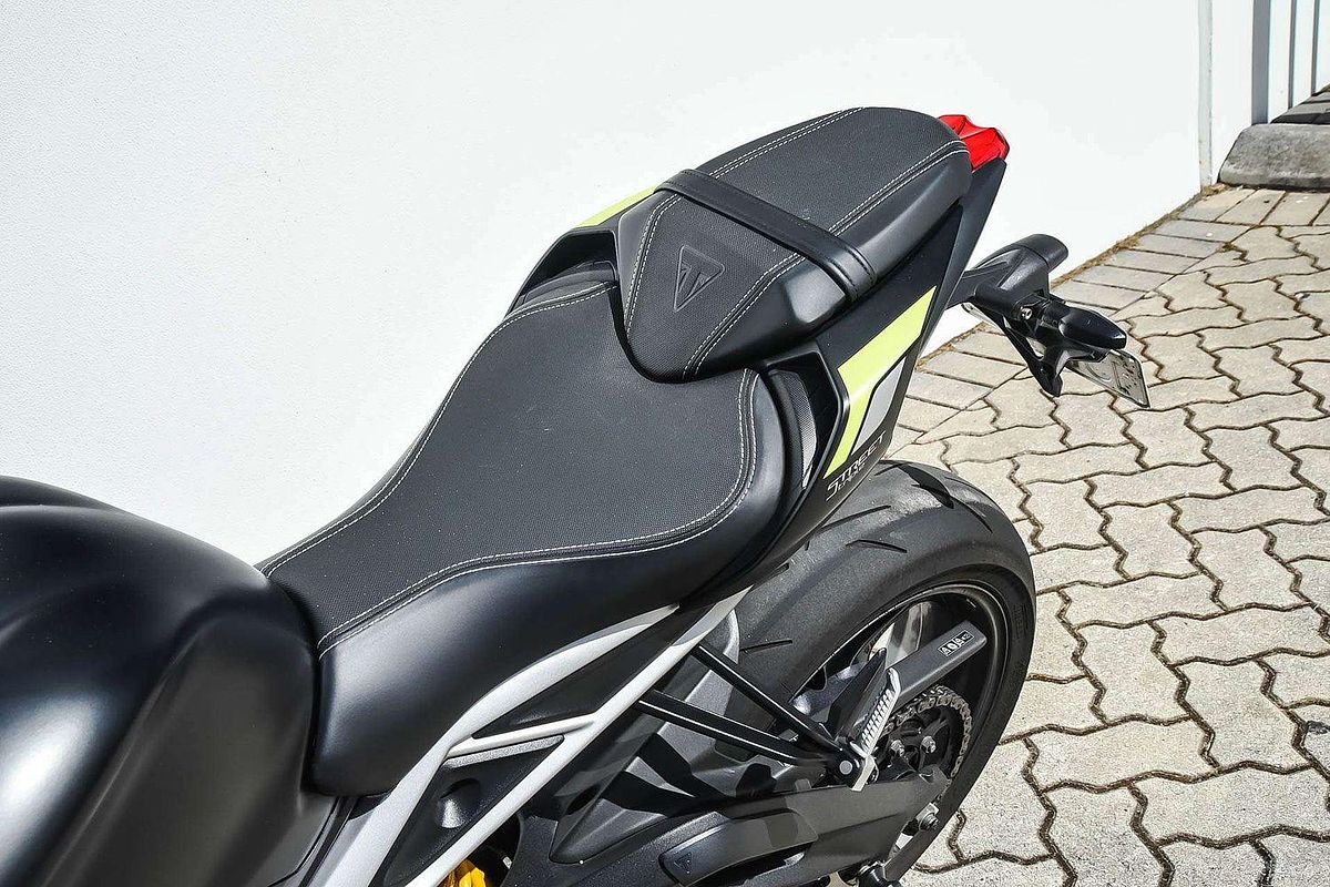 2020 Triumph STREET TRIPLE