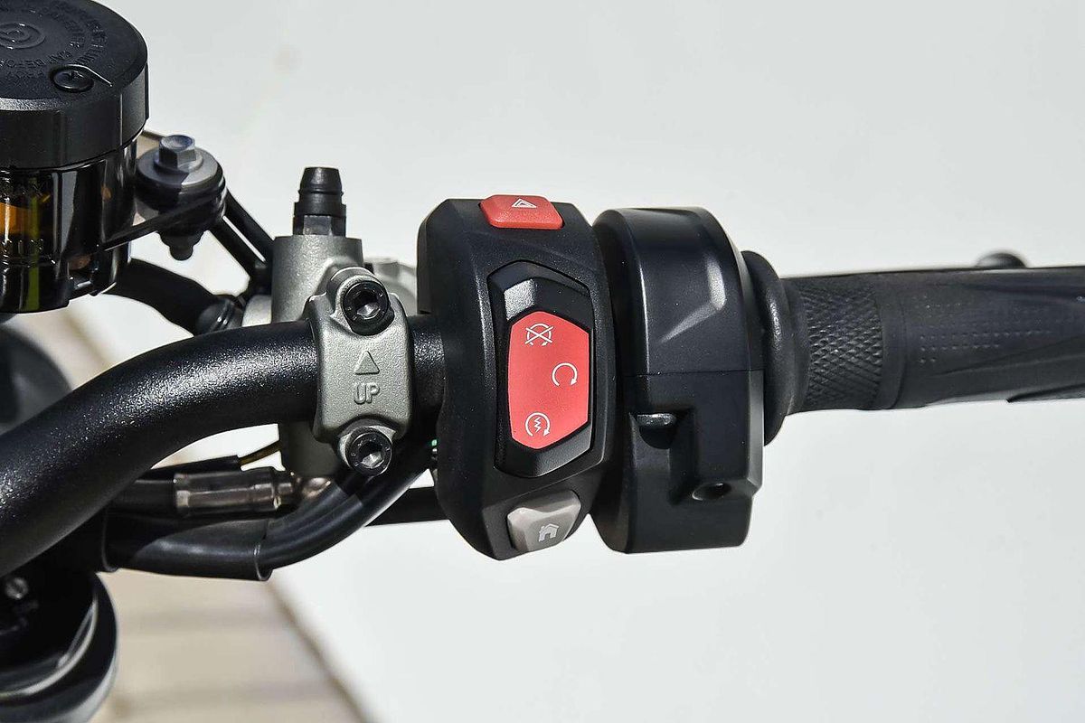 2020 Triumph STREET TRIPLE