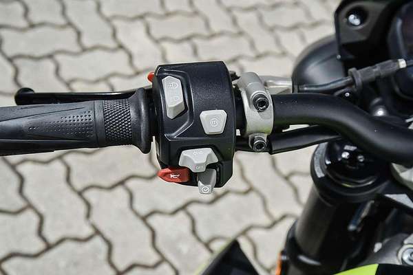 2020 Triumph STREET TRIPLE