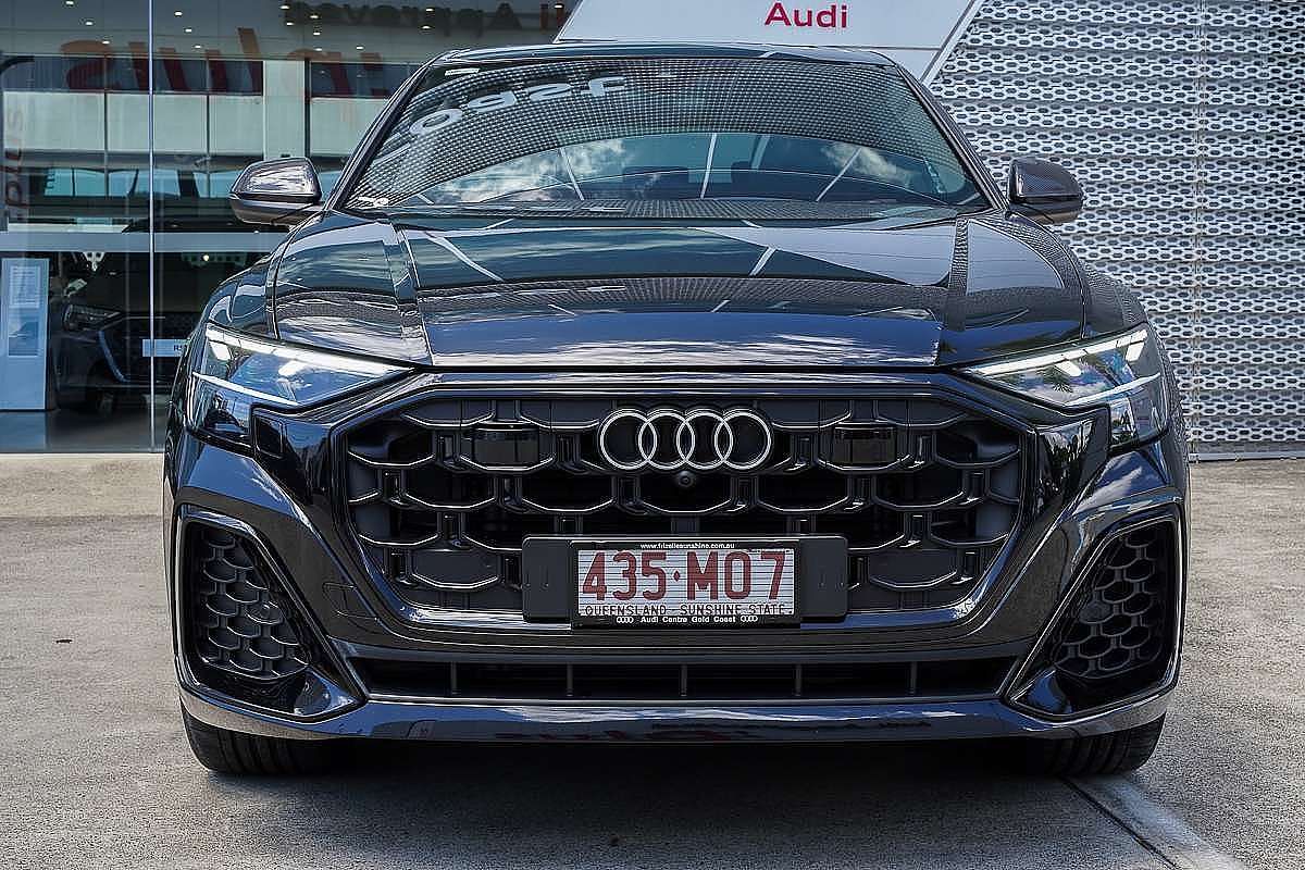2024 Audi Q8 50 TDI S line F1
