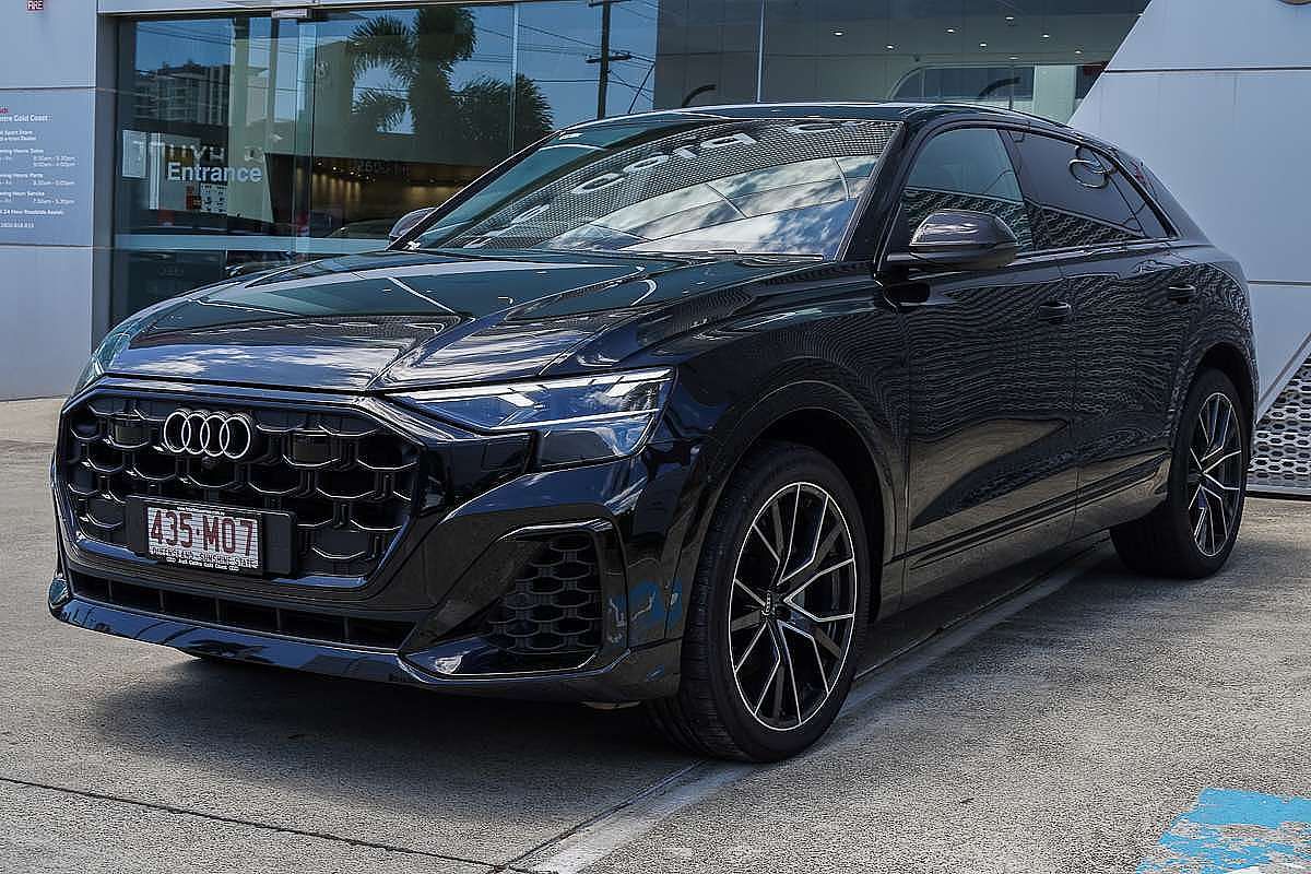 2024 Audi Q8 50 TDI S line F1