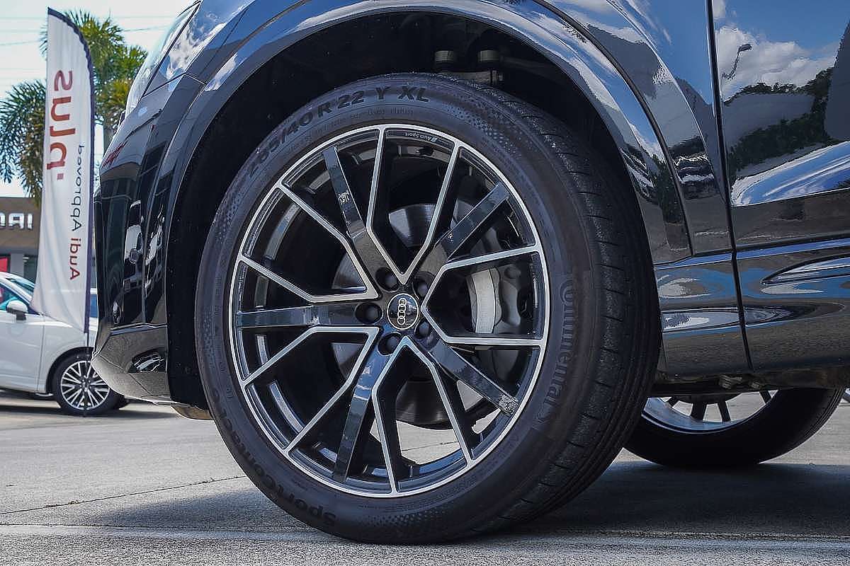 2024 Audi Q8 50 TDI S line F1