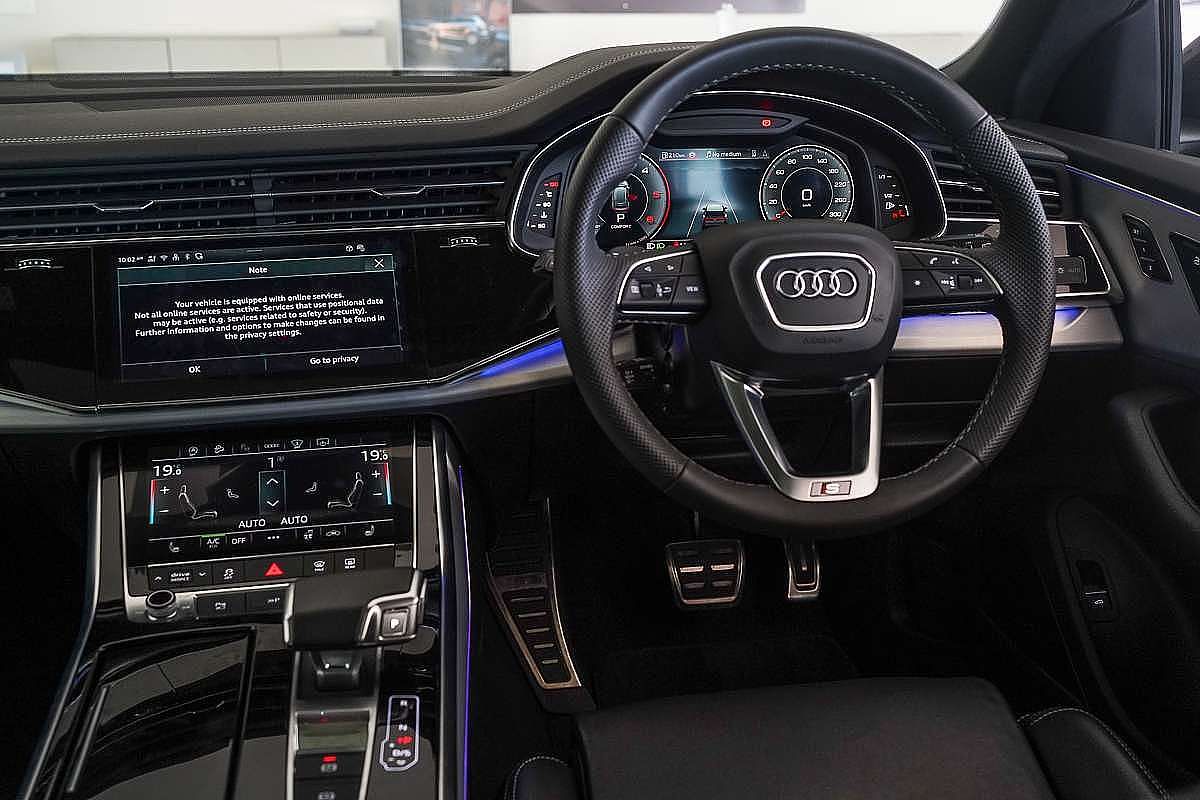 2024 Audi Q8 50 TDI S line F1