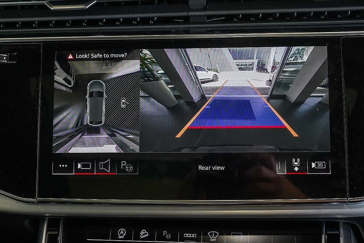 2024 Audi Q8 50 TDI S line F1