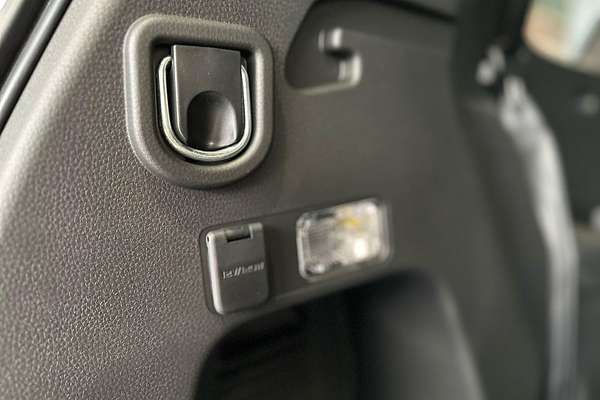 2025 Isuzu MU-X X-TERRAIN