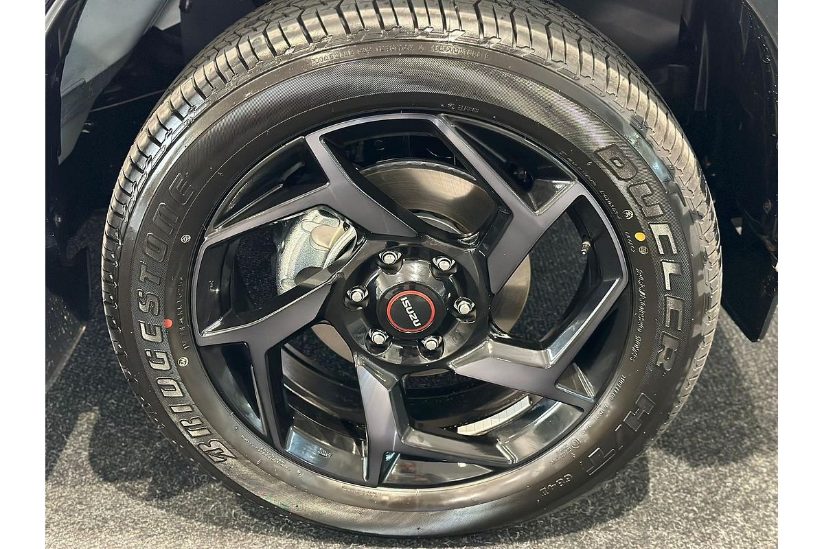 2025 Isuzu MU-X X-TERRAIN