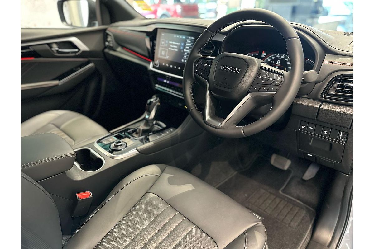 2025 Isuzu MU-X X-TERRAIN