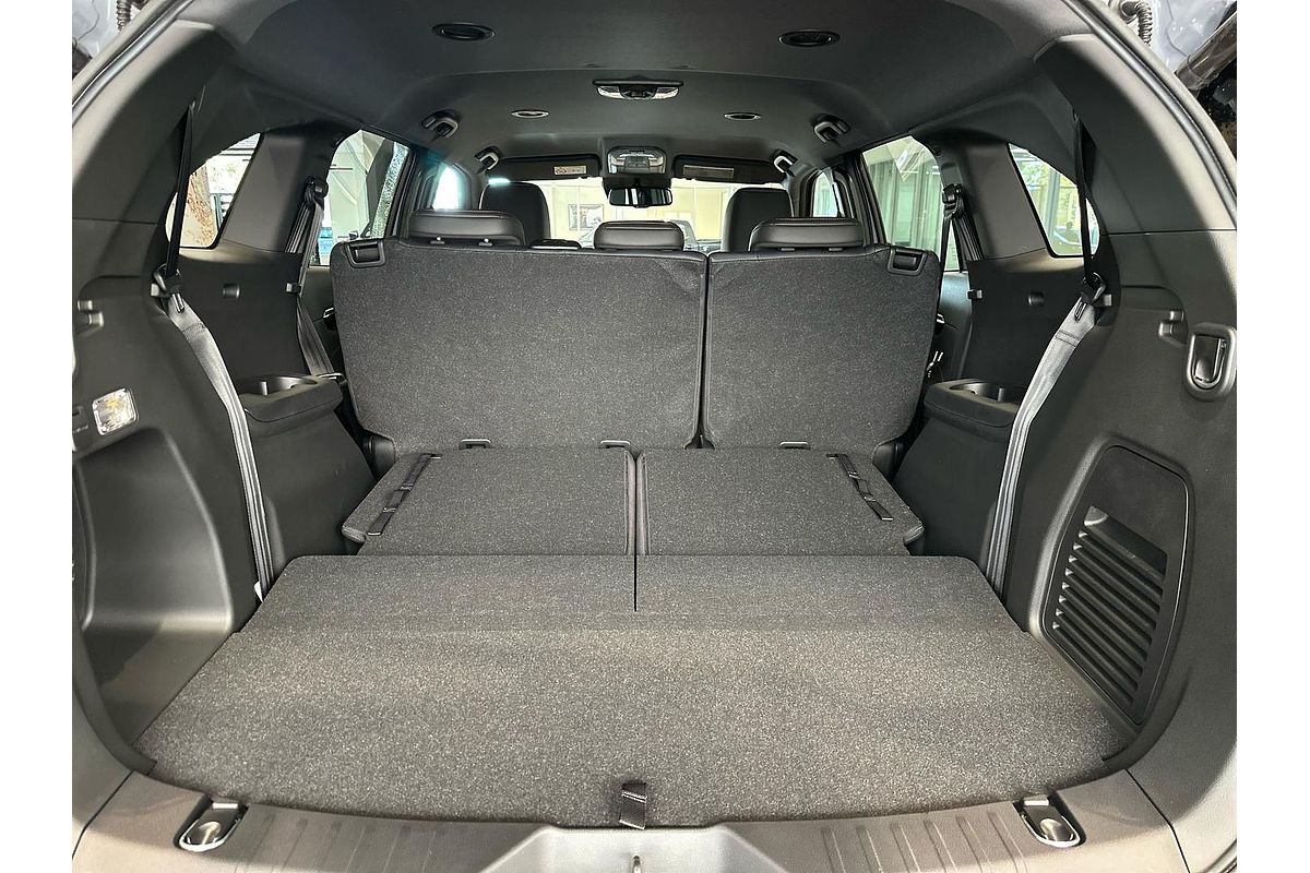 2025 Isuzu MU-X X-TERRAIN