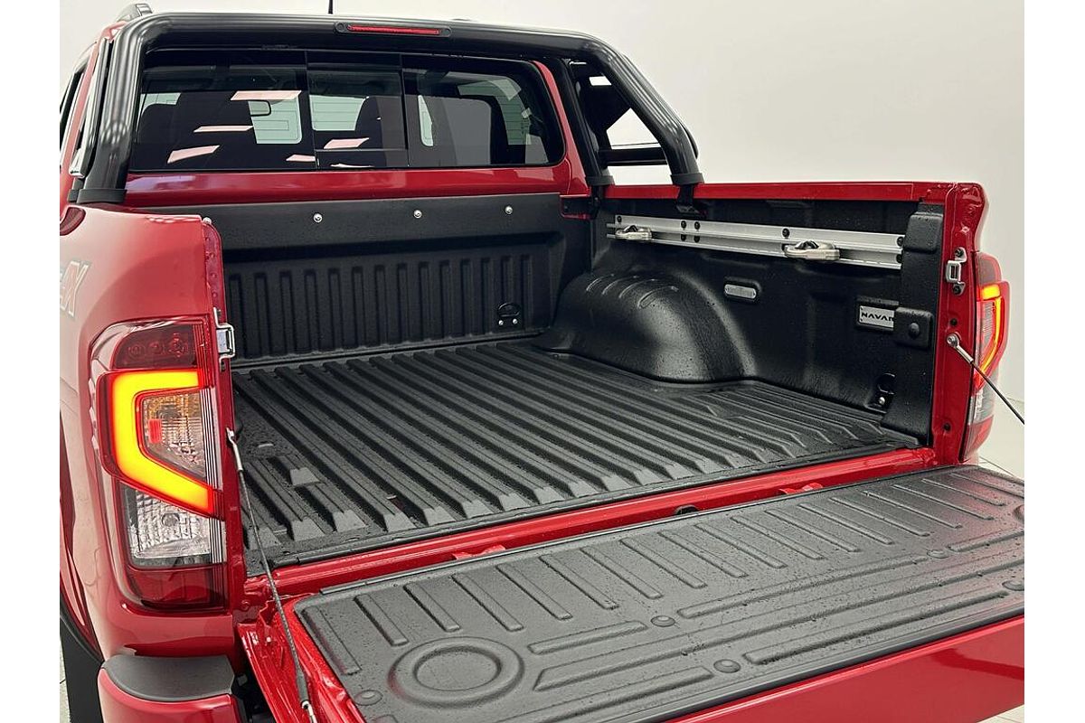 Nissan NAVARA 4X4 2.3 DSL AUTO DC P4X Nissan NAVARA 4X4 2.3 DSL AUTO DC P4X