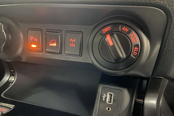 2025 Nissan Navara PRO-4X D23 4X4