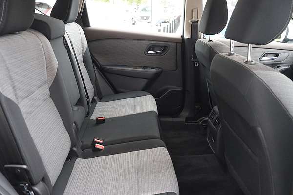 2025 Nissan X-TRAIL ST T33