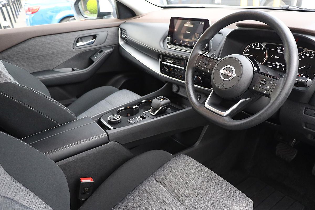 2025 Nissan X-TRAIL ST T33