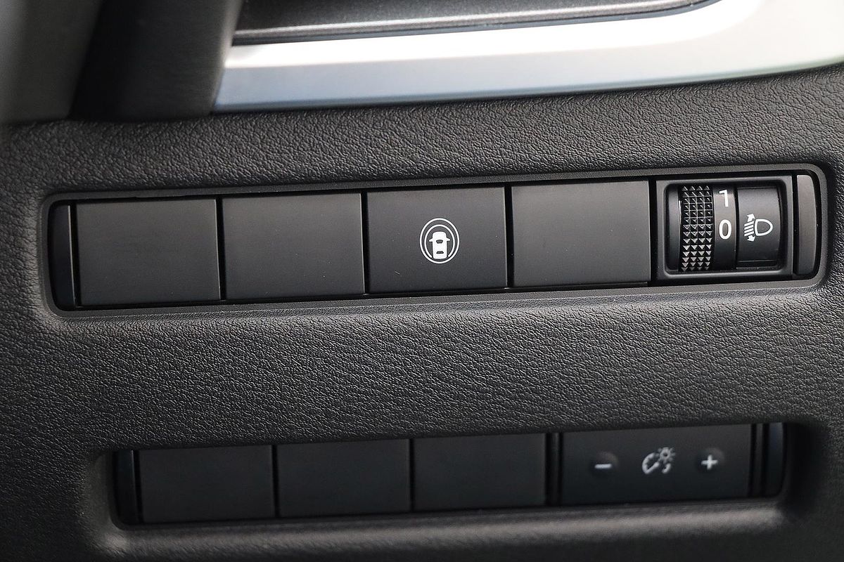 2025 Nissan X-TRAIL ST T33