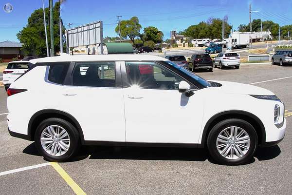 2025 Mitsubishi Outlander ES ZM