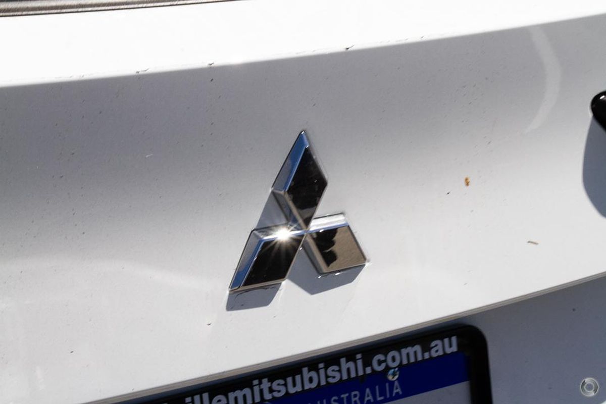 2025 Mitsubishi Outlander ES ZM