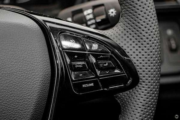 2025 Mahindra XUV3XO AX7L