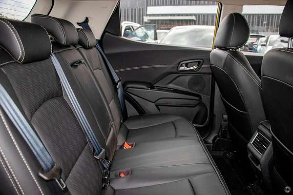 2025 Mahindra XUV3XO AX7L