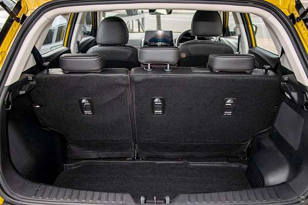 2025 Mahindra XUV3XO AX7L