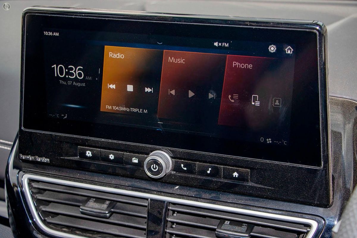 2025 Mahindra XUV3XO AX7L