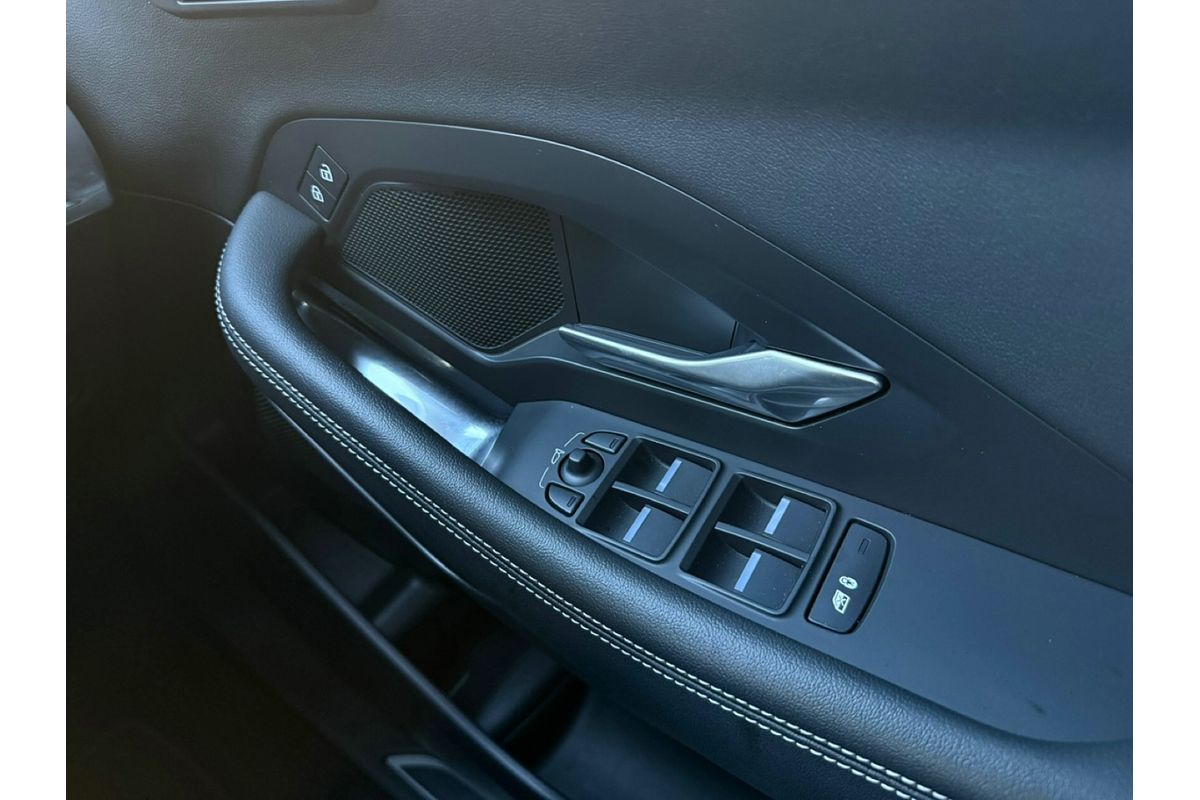 2021 Jaguar E-PACE P250 R-Dynamic SE X540