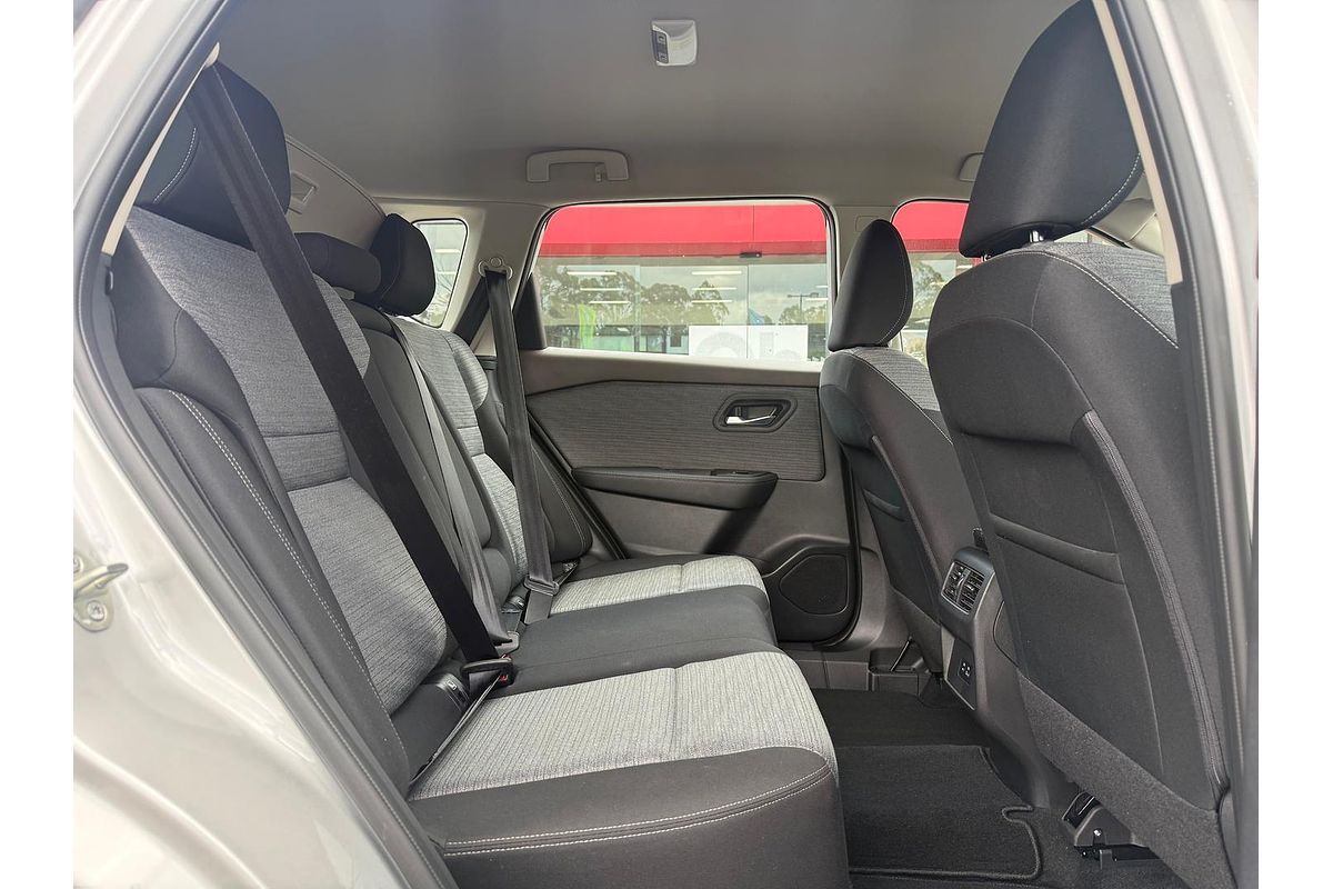 2025 Nissan X-TRAIL ST T33