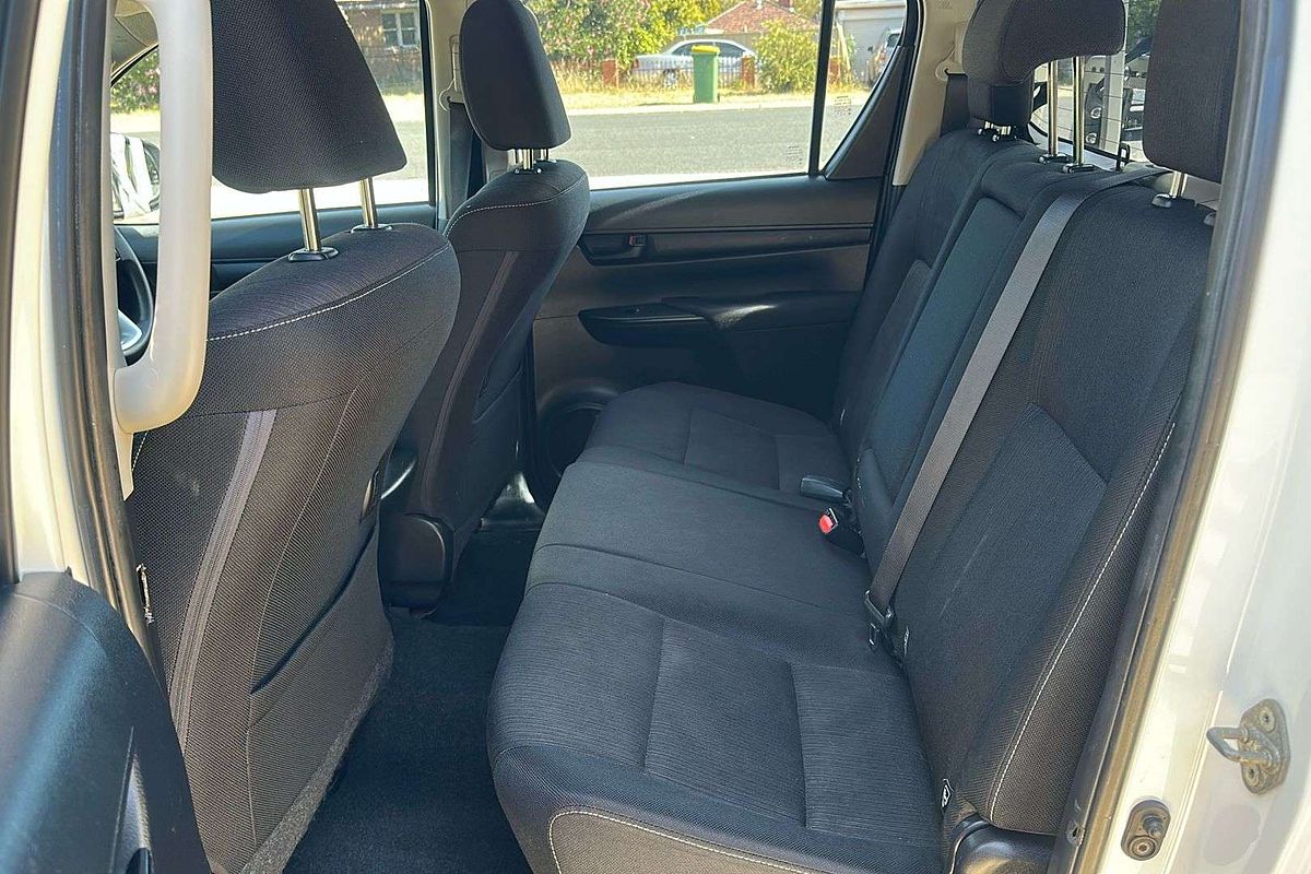 2017 Toyota Hilux SR GUN126R 4X4