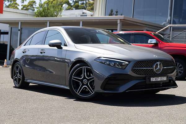 2025 Mercedes-Benz A-Class A200 V177