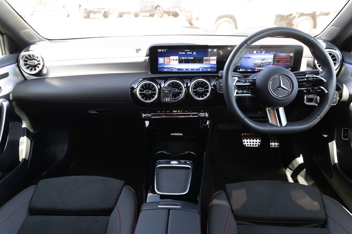 2025 Mercedes-Benz A-Class A200 V177