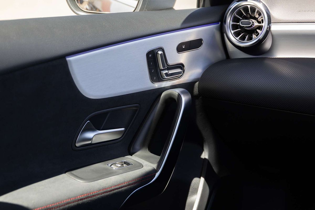 2025 Mercedes-Benz A-Class A200 V177