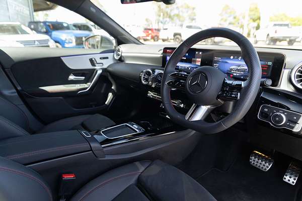 2025 Mercedes-Benz A-Class A200 V177