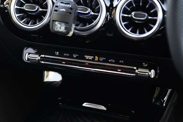 2025 Mercedes-Benz A-Class A200 V177